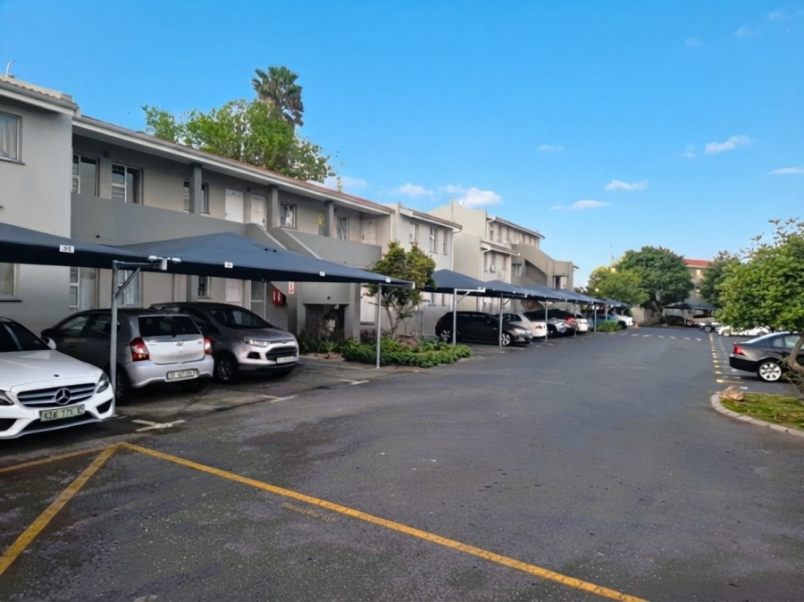 2 Bedroom Property for Sale in Oakglen Western Cape